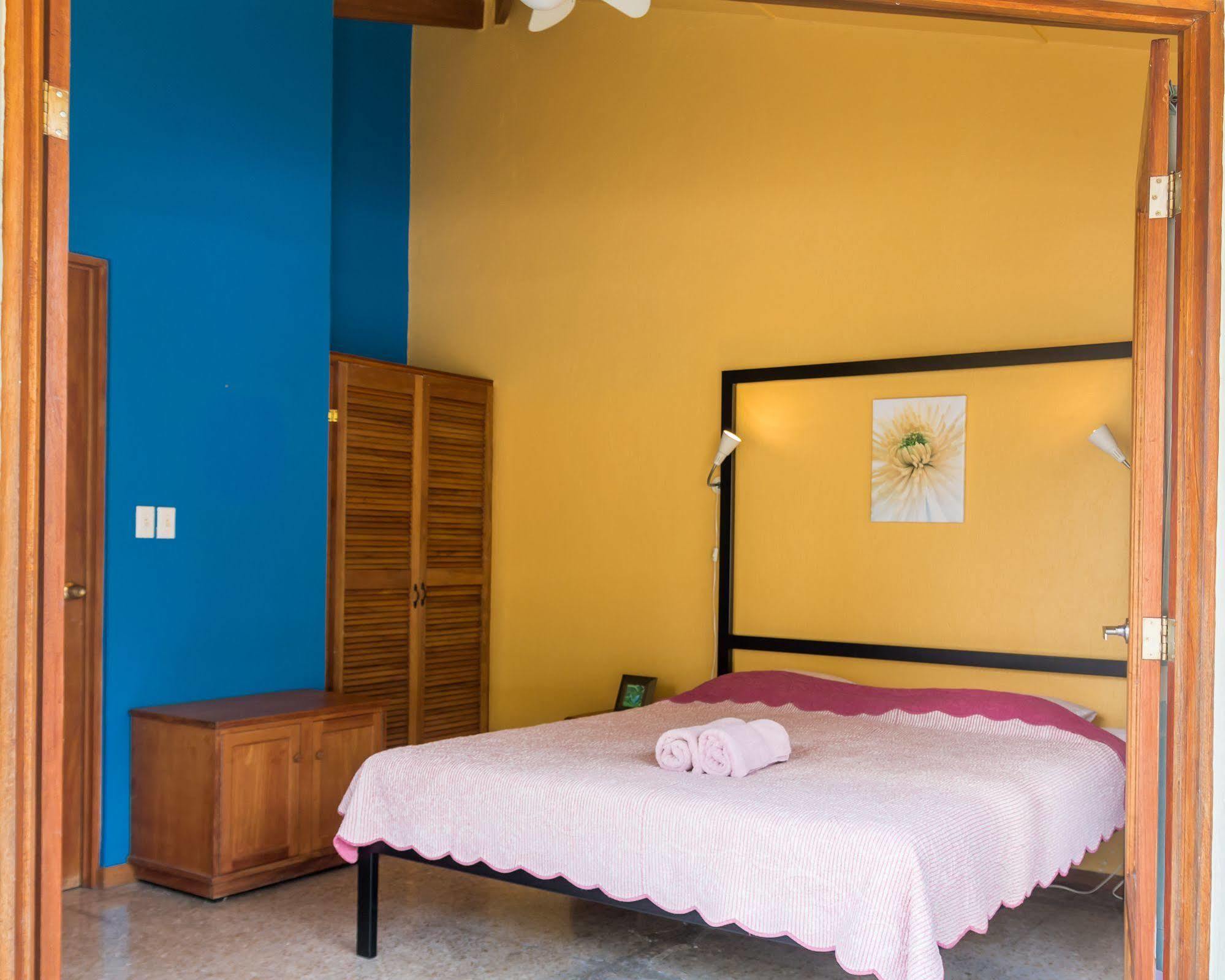 Vista Atenas Bed And Breakfast Mercedes  Экстерьер фото